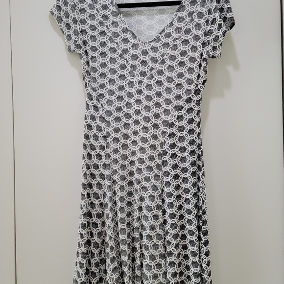 Virginia Key Paris Dress - Picture 10 of 11